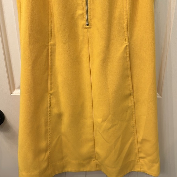 Trina Turk Yellow Sleeveless Front Gold Zipper Mini Dress XS Like New - Picture 3 of 4